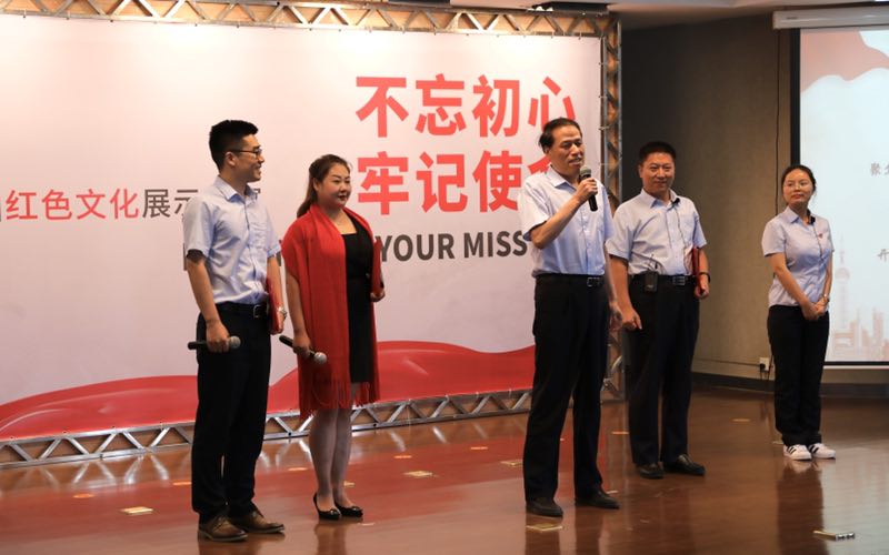 陜鼓集團(tuán)綜合能源事業(yè)部黨支部表演的節(jié)目接地氣，受好評.jpg